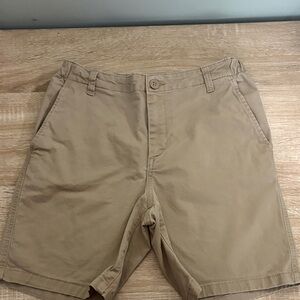 GAP Men's Khaki Flat-Front Chino Shorts